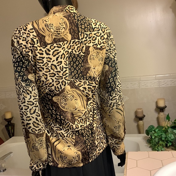 Vintage Won Moa Animal Print Top - Picture 8 of 9